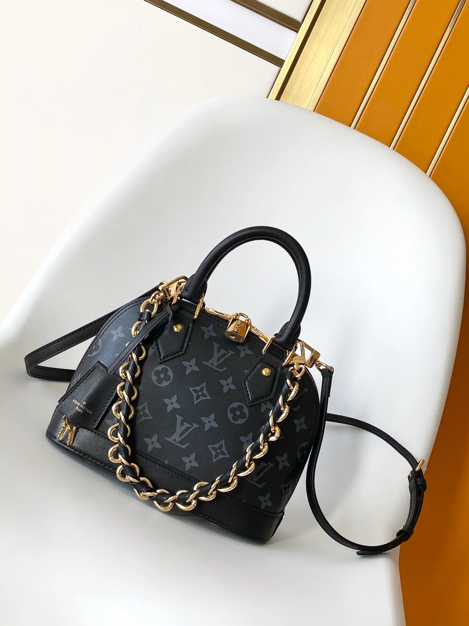 Alternative view of Louis Vuitton Alma BB M12289