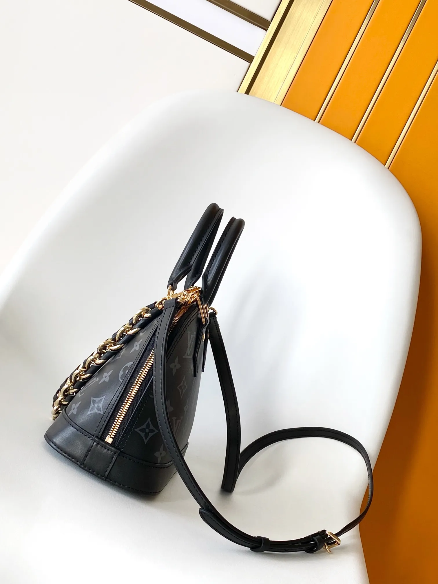 Louis Vuitton Alma BB M12289 - Image 3