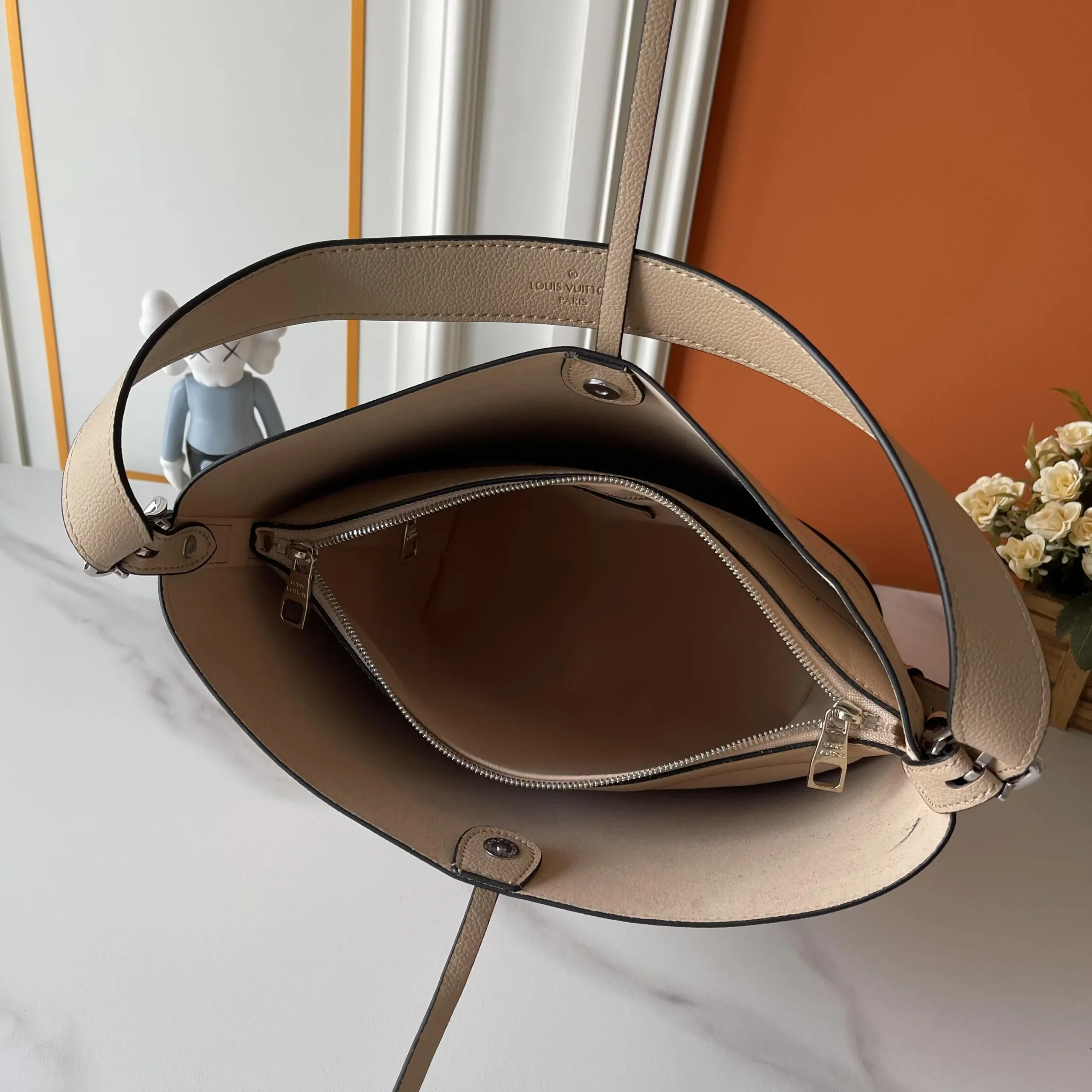 Alternative view of Louis Vuitton Flore M12140