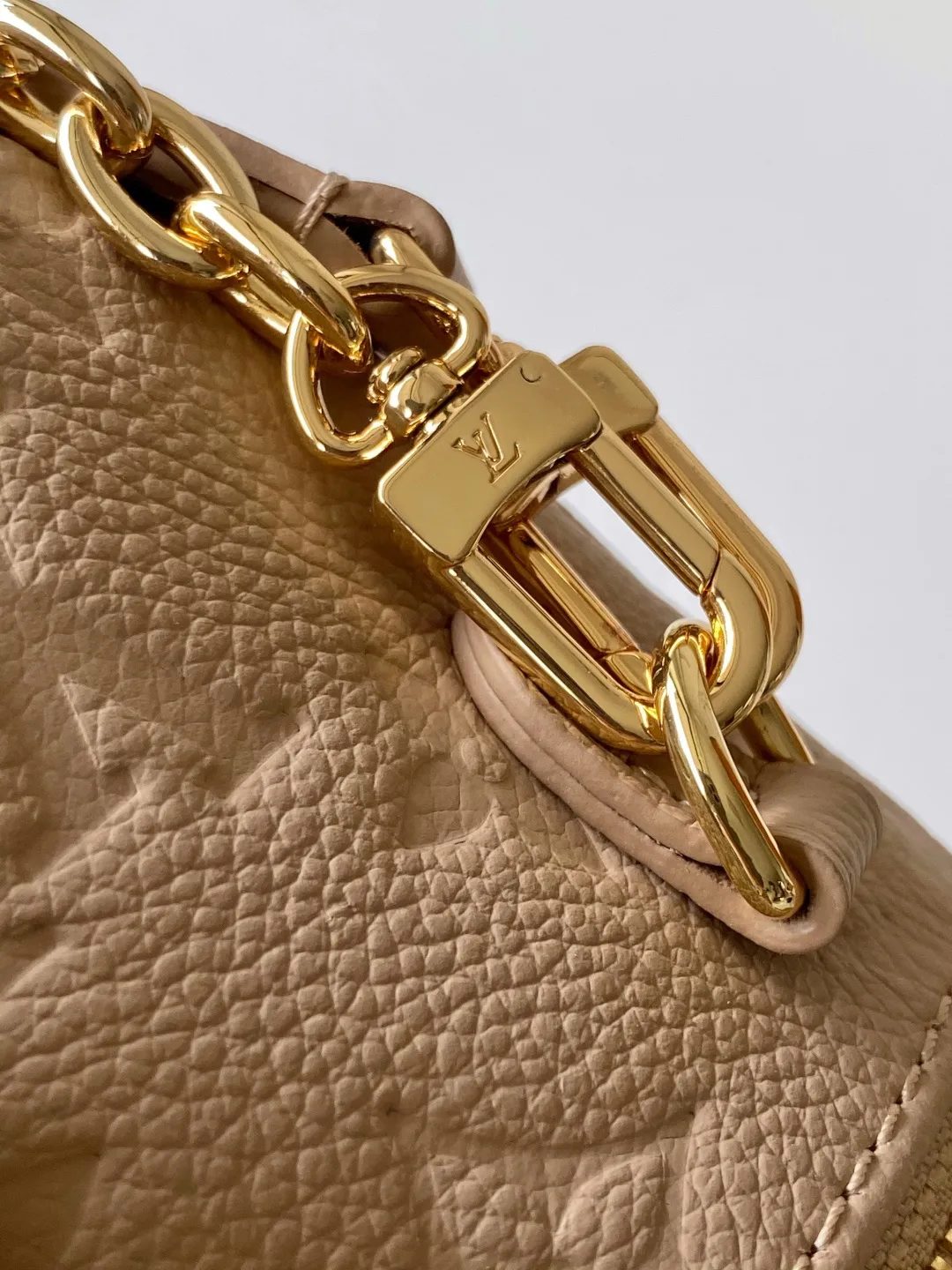 Louis Vuitton Mini Bumbag M14420 - Image 6