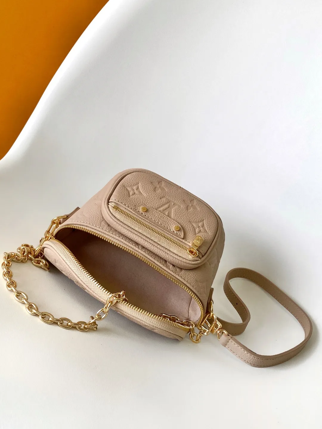 Louis Vuitton Mini Bumbag M14420 - Image 10
