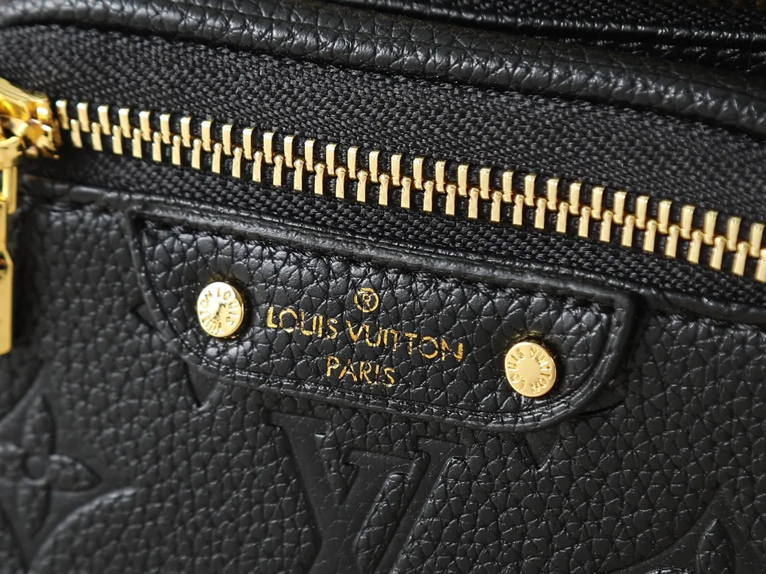 Louis Vuitton Mini Bumbag M46917 - Image 6