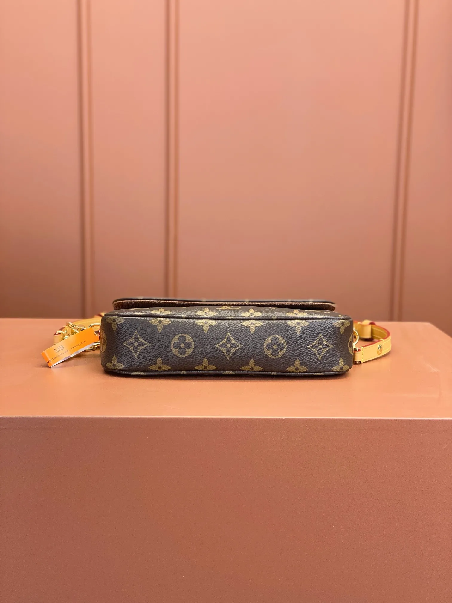 Alternative view of Louis Vuitton Wallet on Chain Ivy M81911