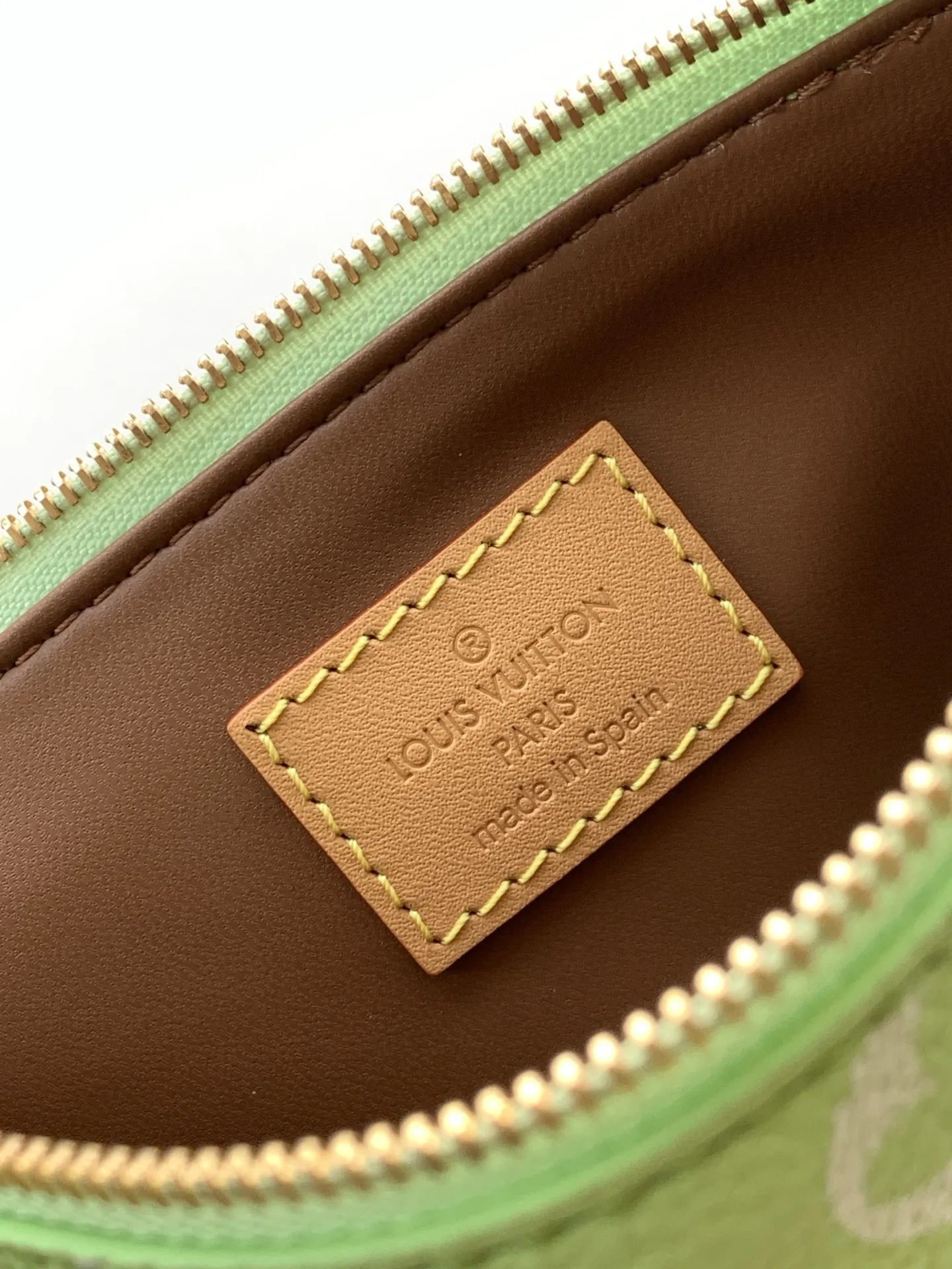 Alternative view of Louis Vuitton Speedy P9 Bandoulière 40 M13921