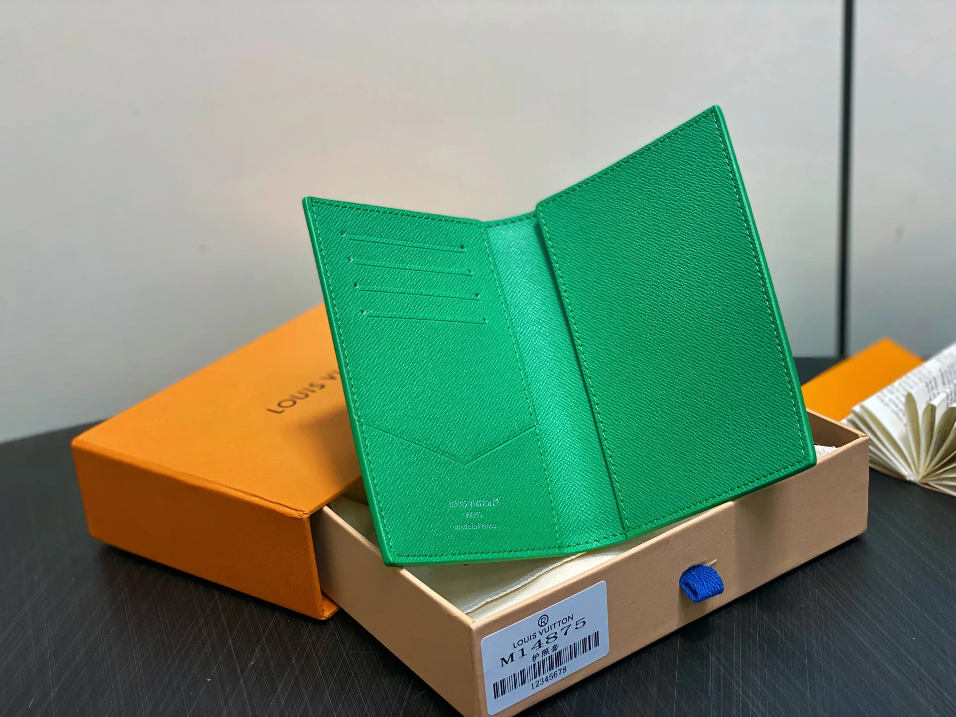 Louis Vuitton Passport Cover M14875 - 图片 7