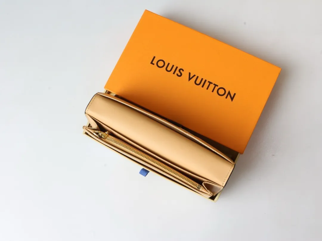 Louis Vuitton LV Vertical Wallet M81330 - Image 9