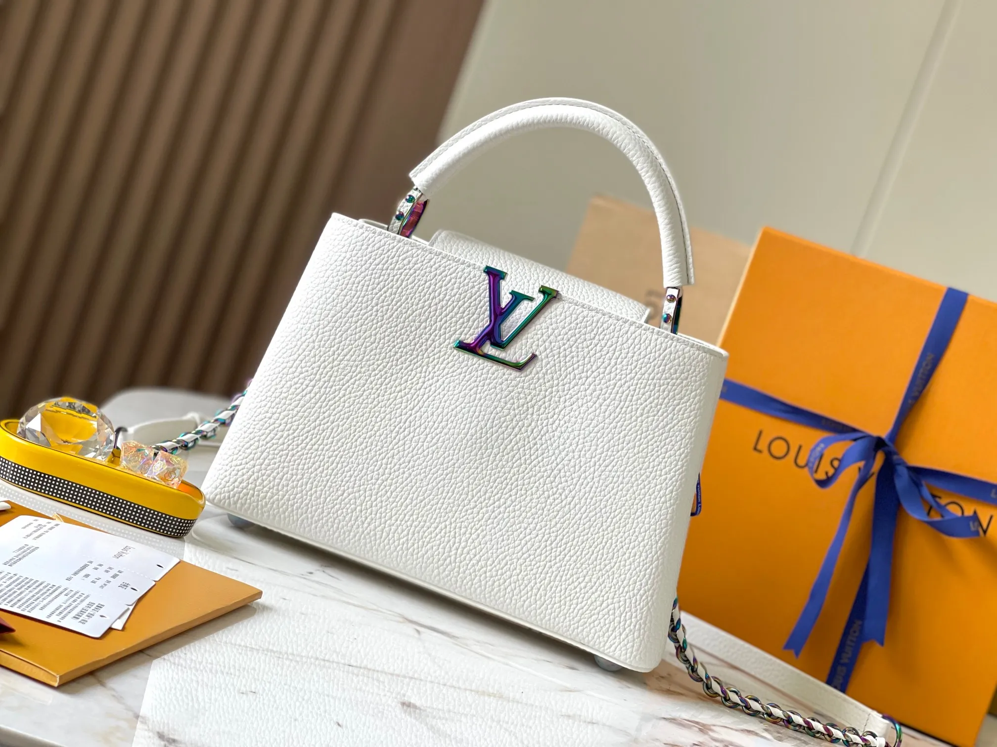 Alternative view of Louis Vuitton Capucines BB M22054