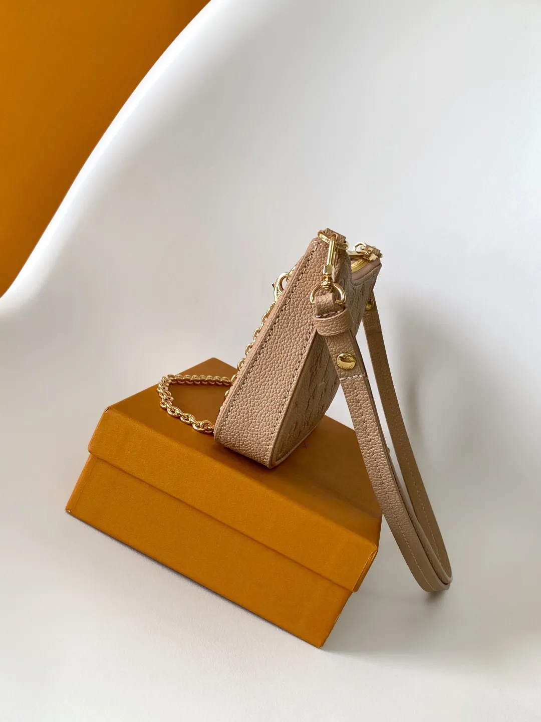 Louis Vuitton Easy Pouch On Strap M14421 - 图片 5