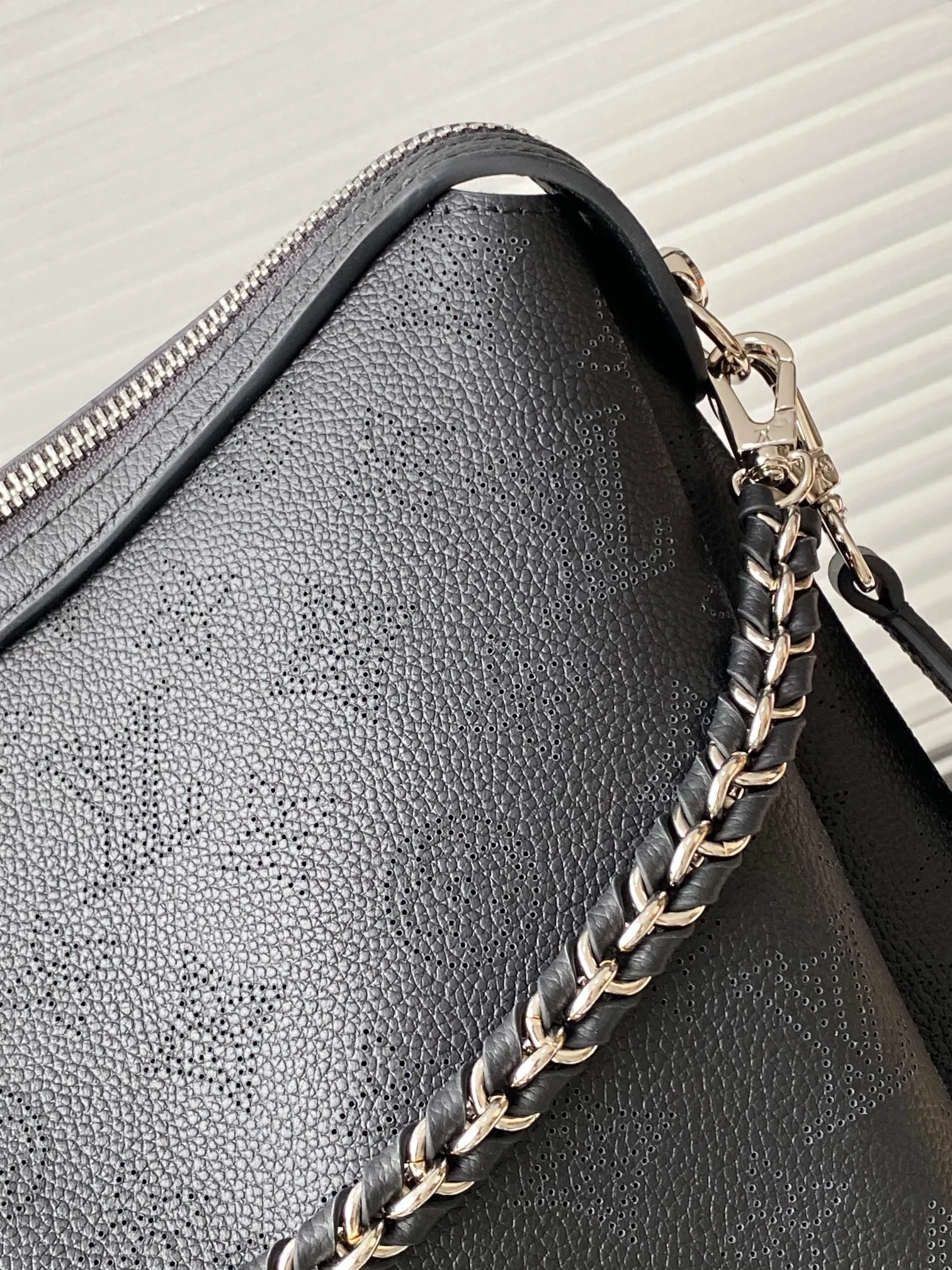 Louis Vuitton Hand It All MM M24132 - 图片 3