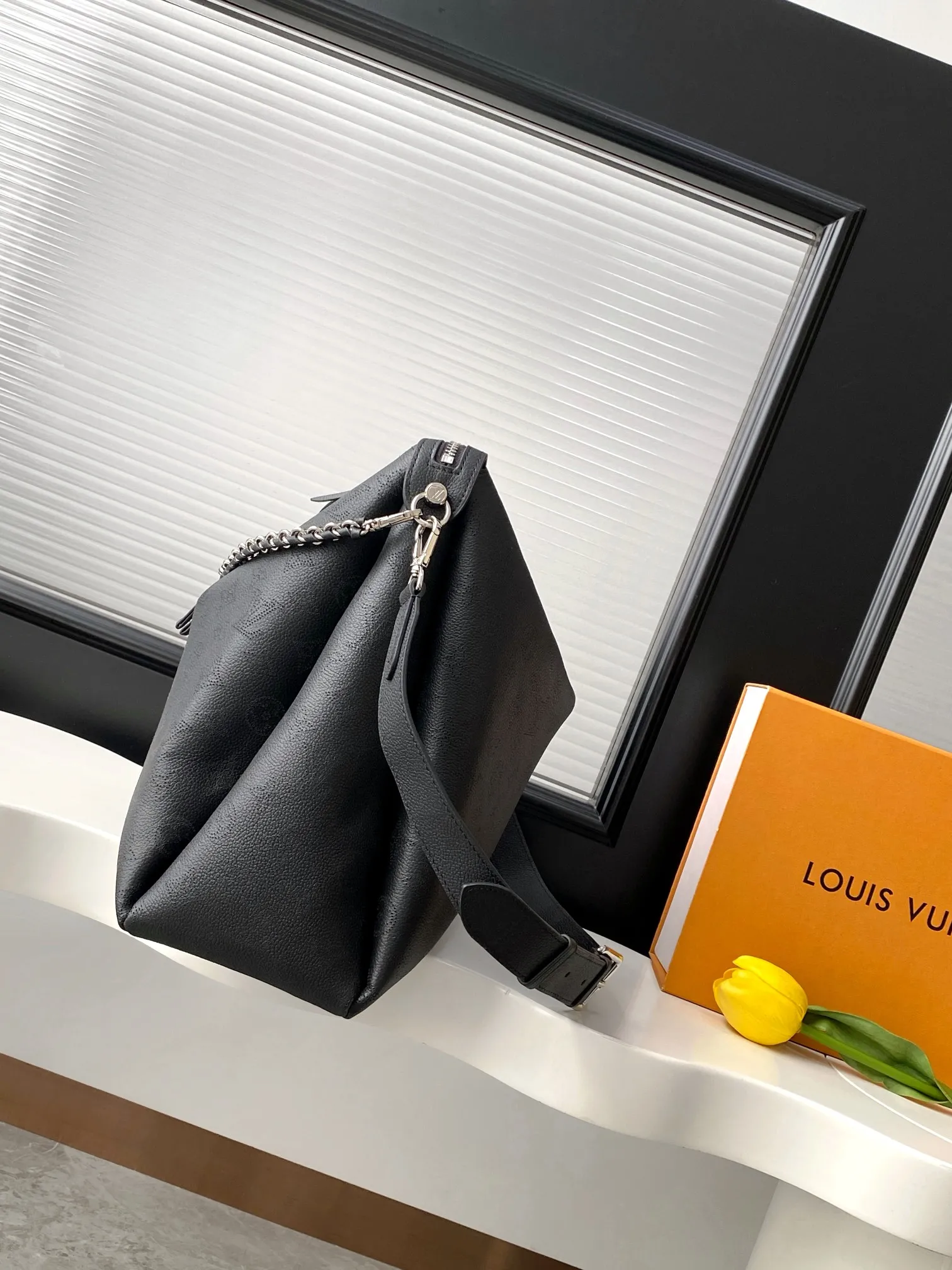 Louis Vuitton Hand It All MM M24132 - 图片 8
