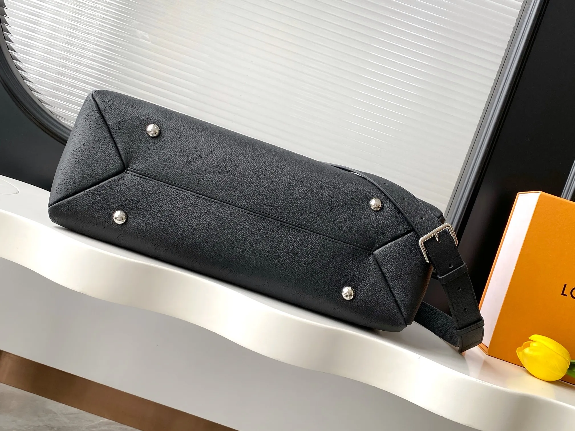 Louis Vuitton Hand It All MM M24132 - 图片 9