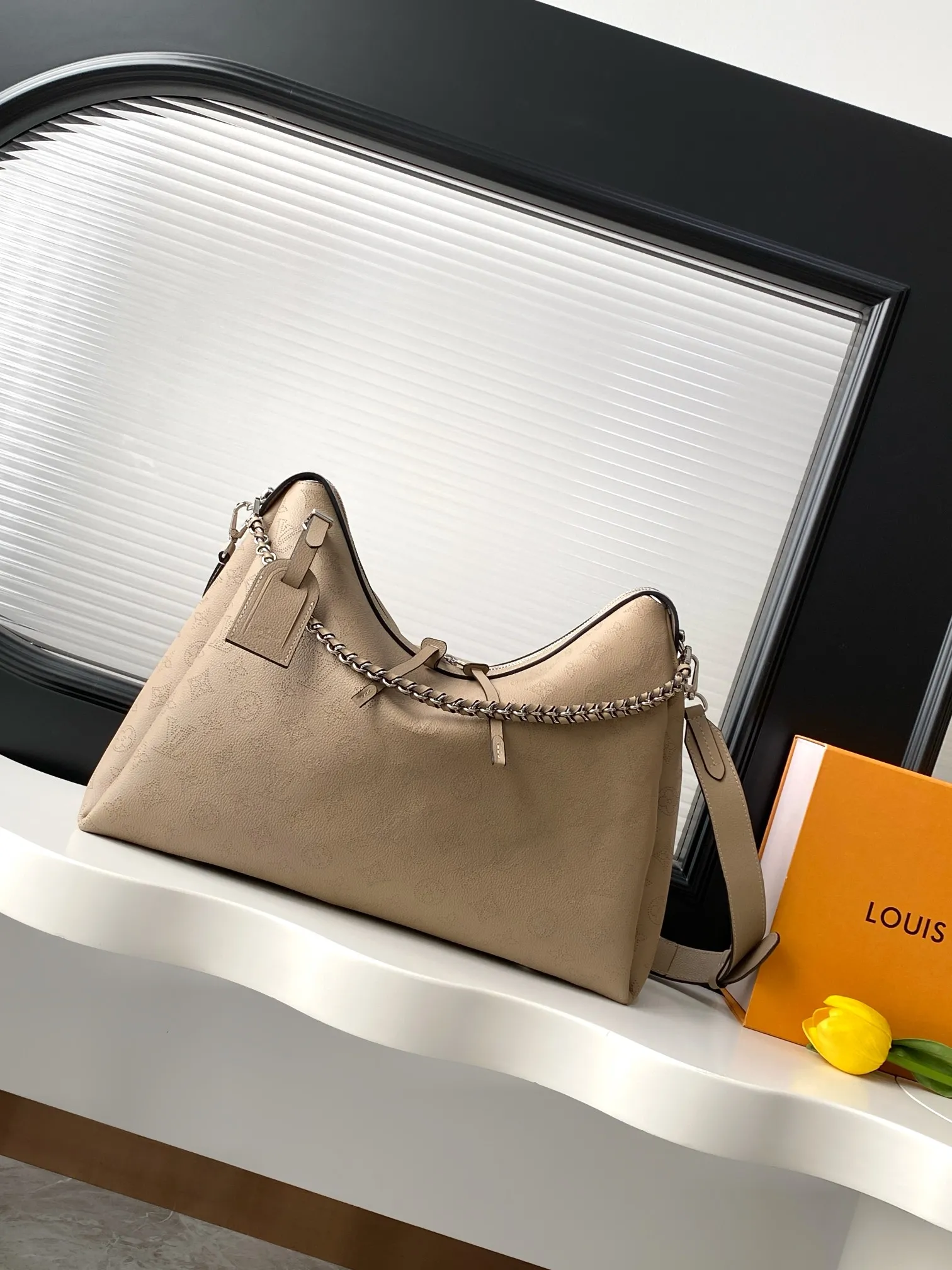 Louis Vuitton Hand It All MM M24133 - 图片 3
