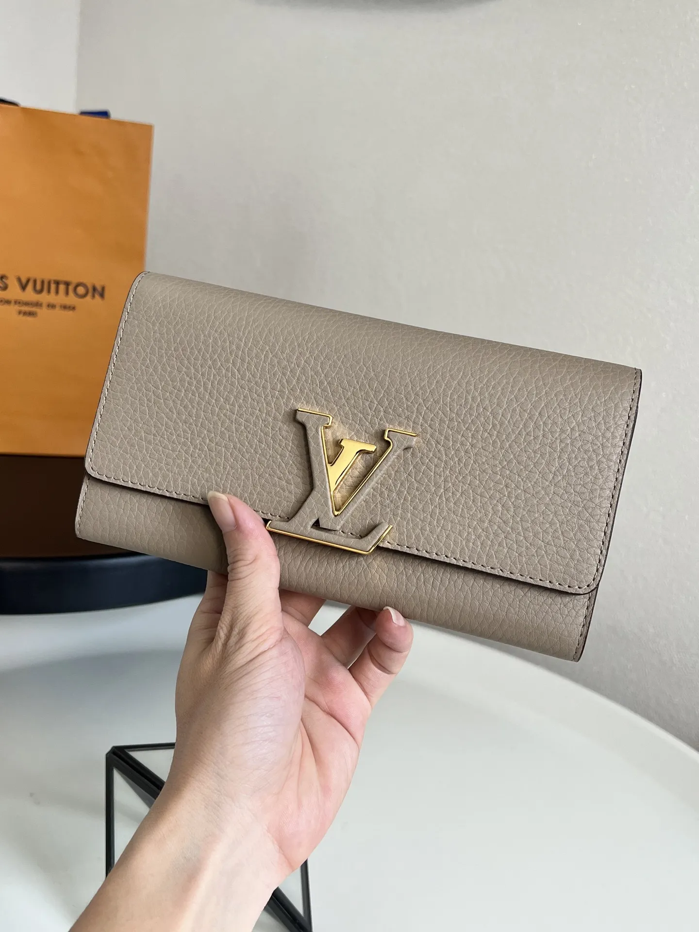 Louis Vuitton Capucines Wallet M61249 - Image 5