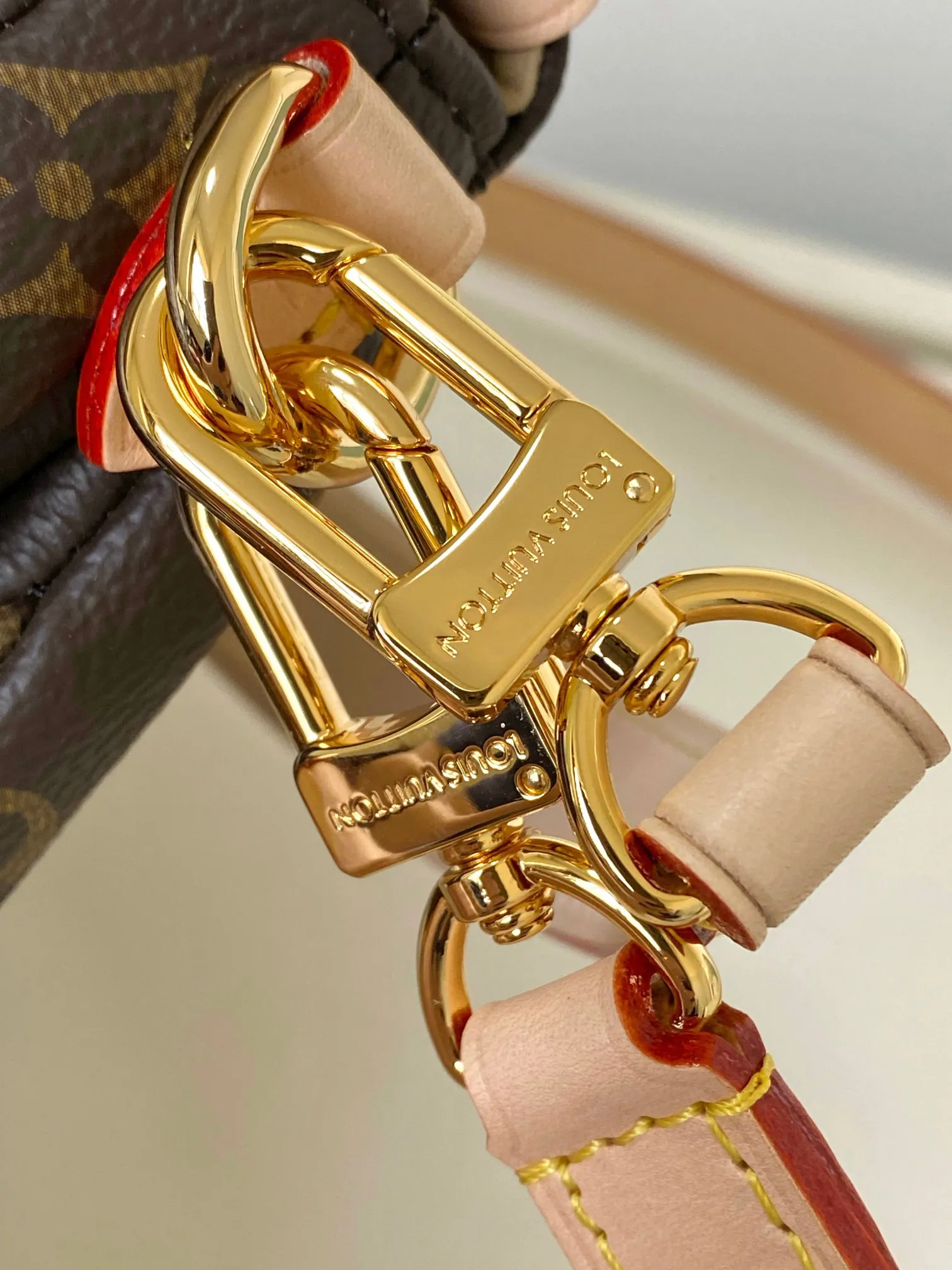 Alternative view of Louis Vuitton Saumur BB M46740