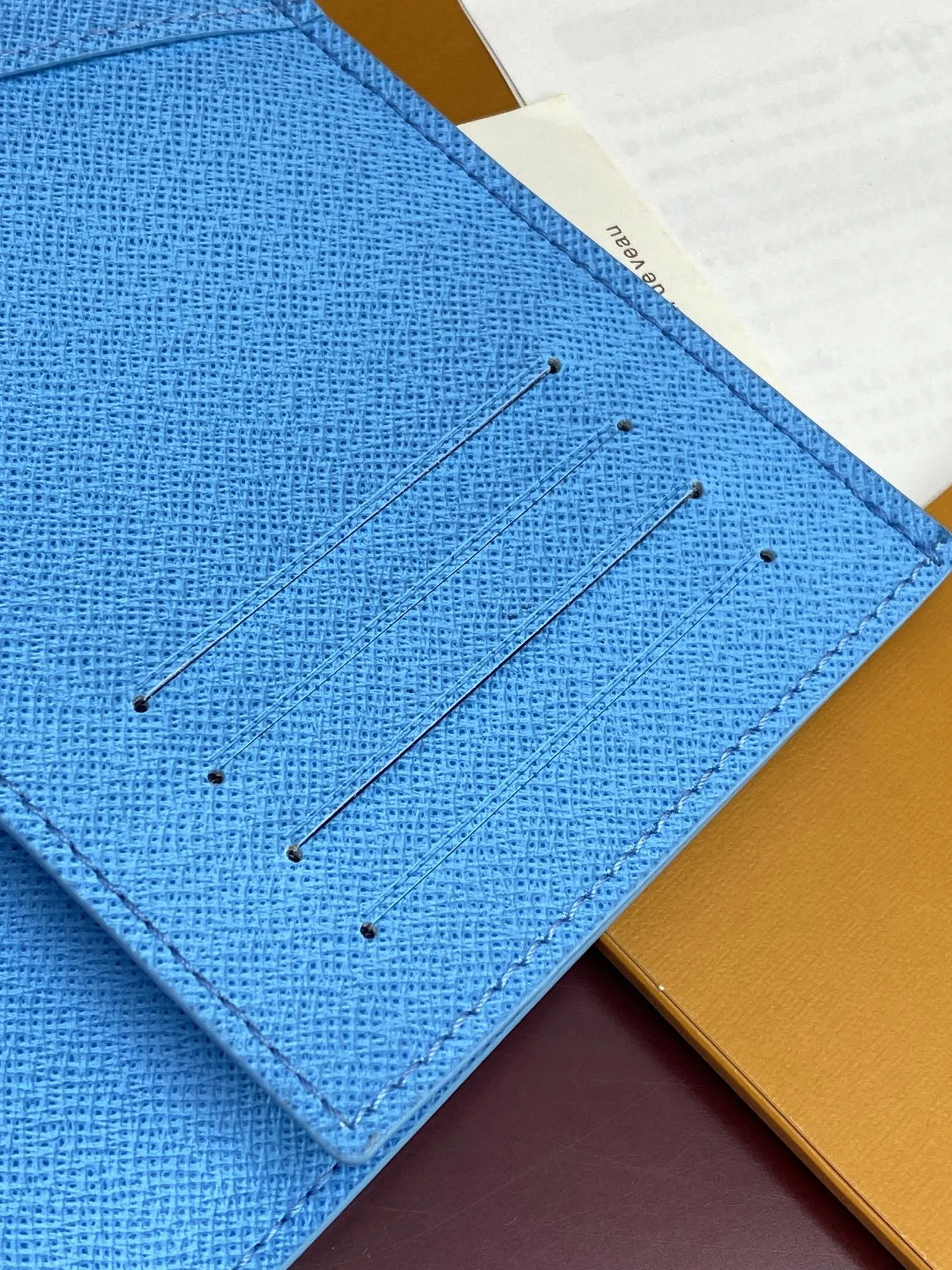 Louis Vuitton Passport Cover M14876 - 图片 9