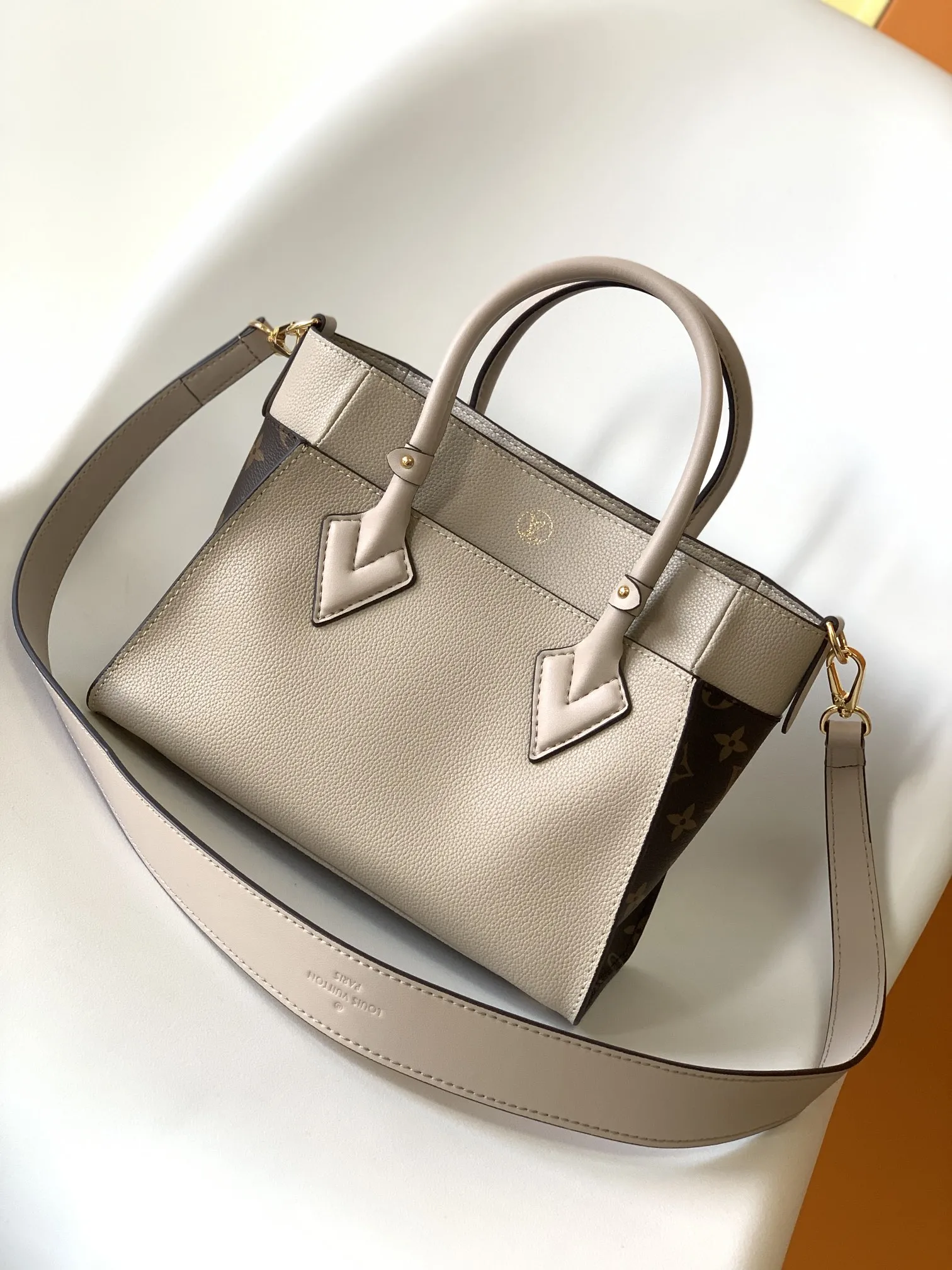 Louis Vuitton On My Side PM M57729 - Image 4