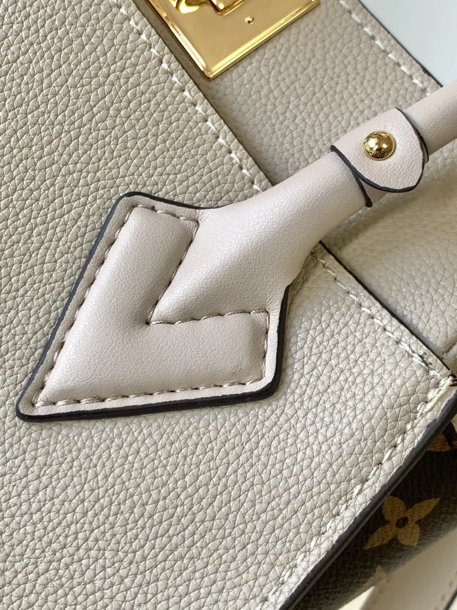 Louis Vuitton On My Side PM M57729 - Image 7