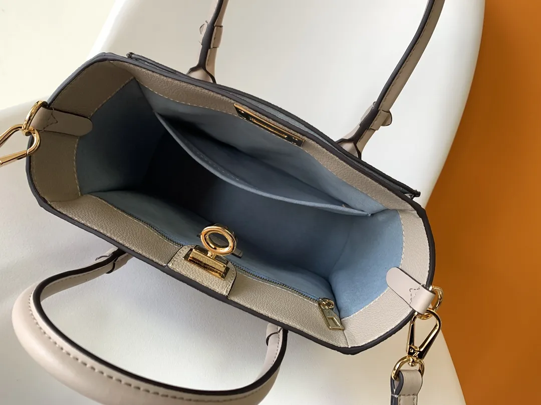 Louis Vuitton On My Side PM M57729 - Image 9