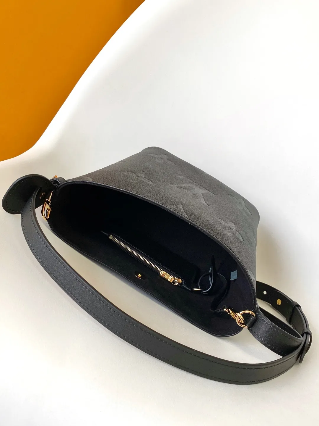 Louis Vuitton All In BB M13480 - Image 8