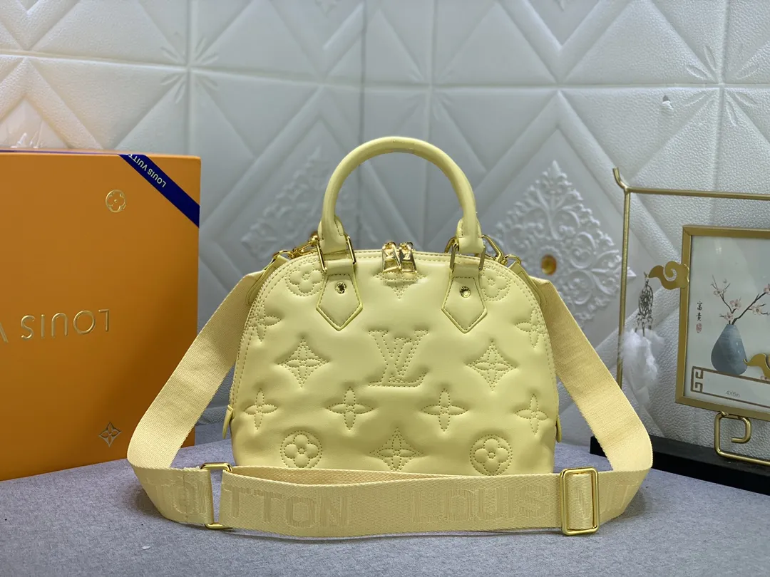 Alternative view of Louis Vuitton Alma BB M59821