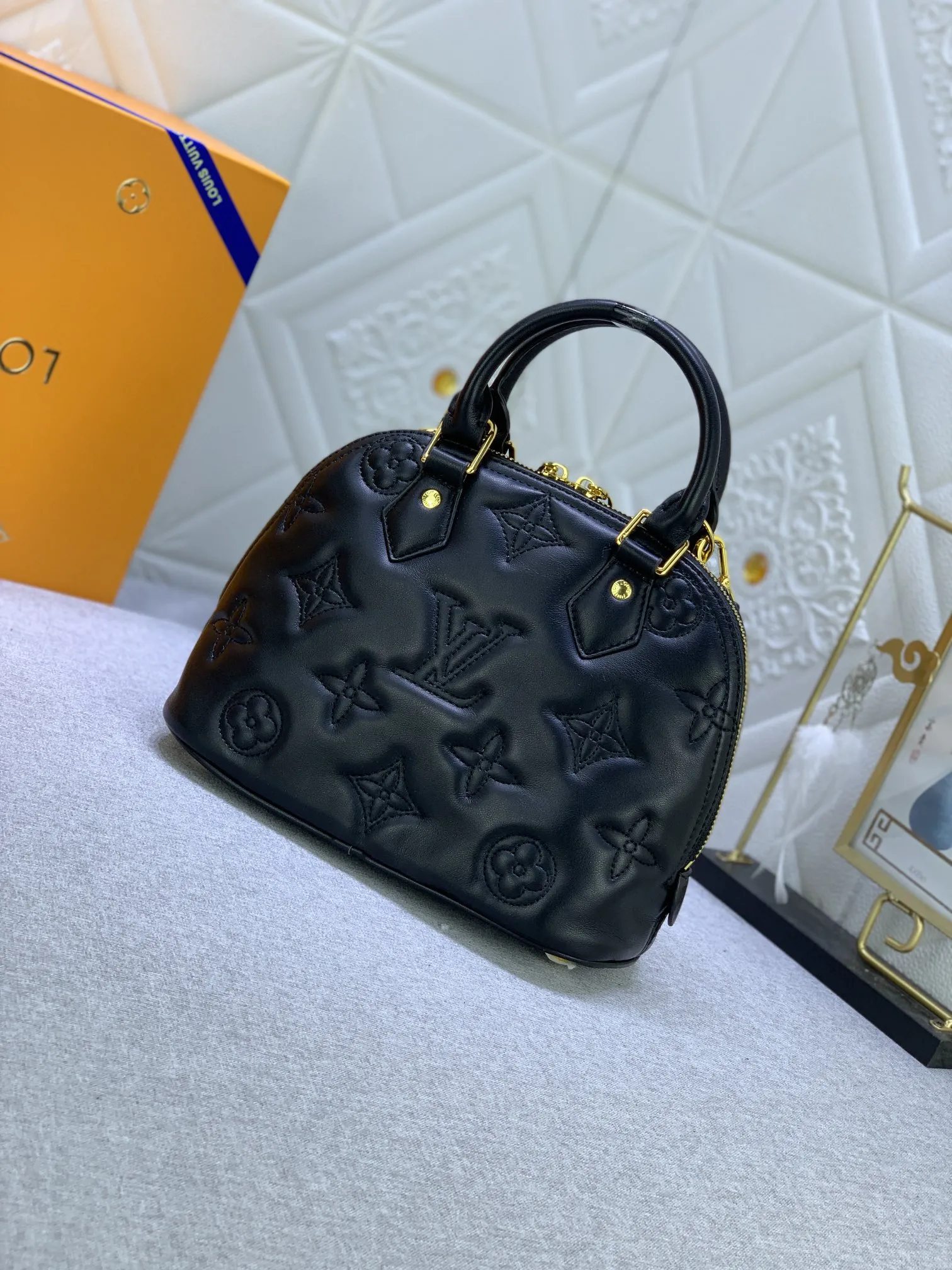 Louis Vuitton Alma BB M59793 - 图片 3