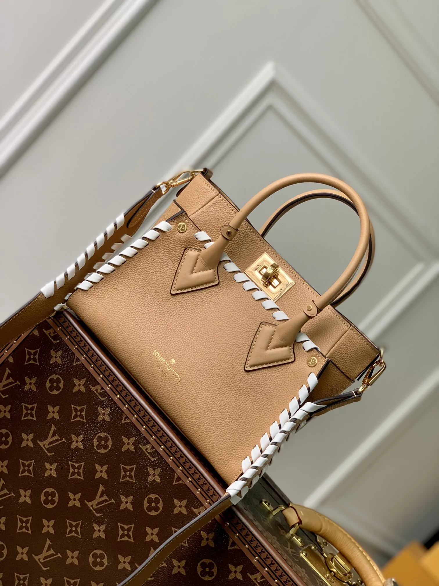 Alternative view of Louis Vuitton On My Side PM M21585