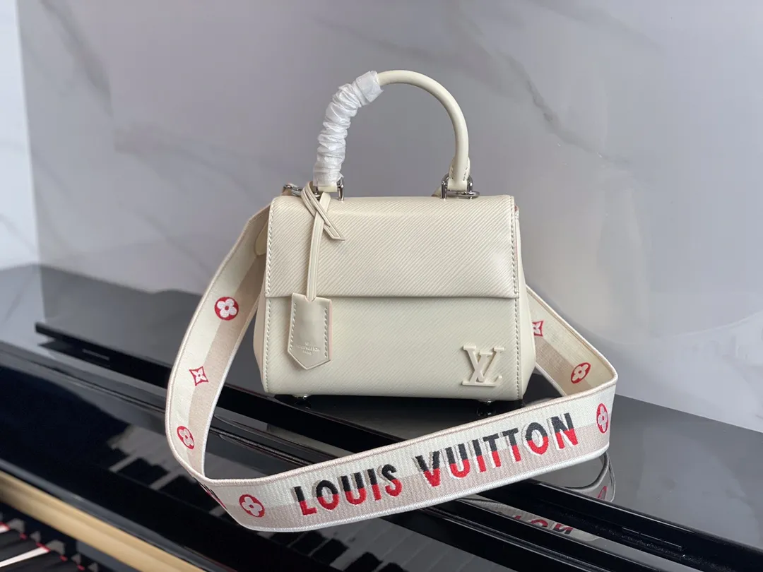 Alternative view of Louis Vuitton Cluny Mini M58928