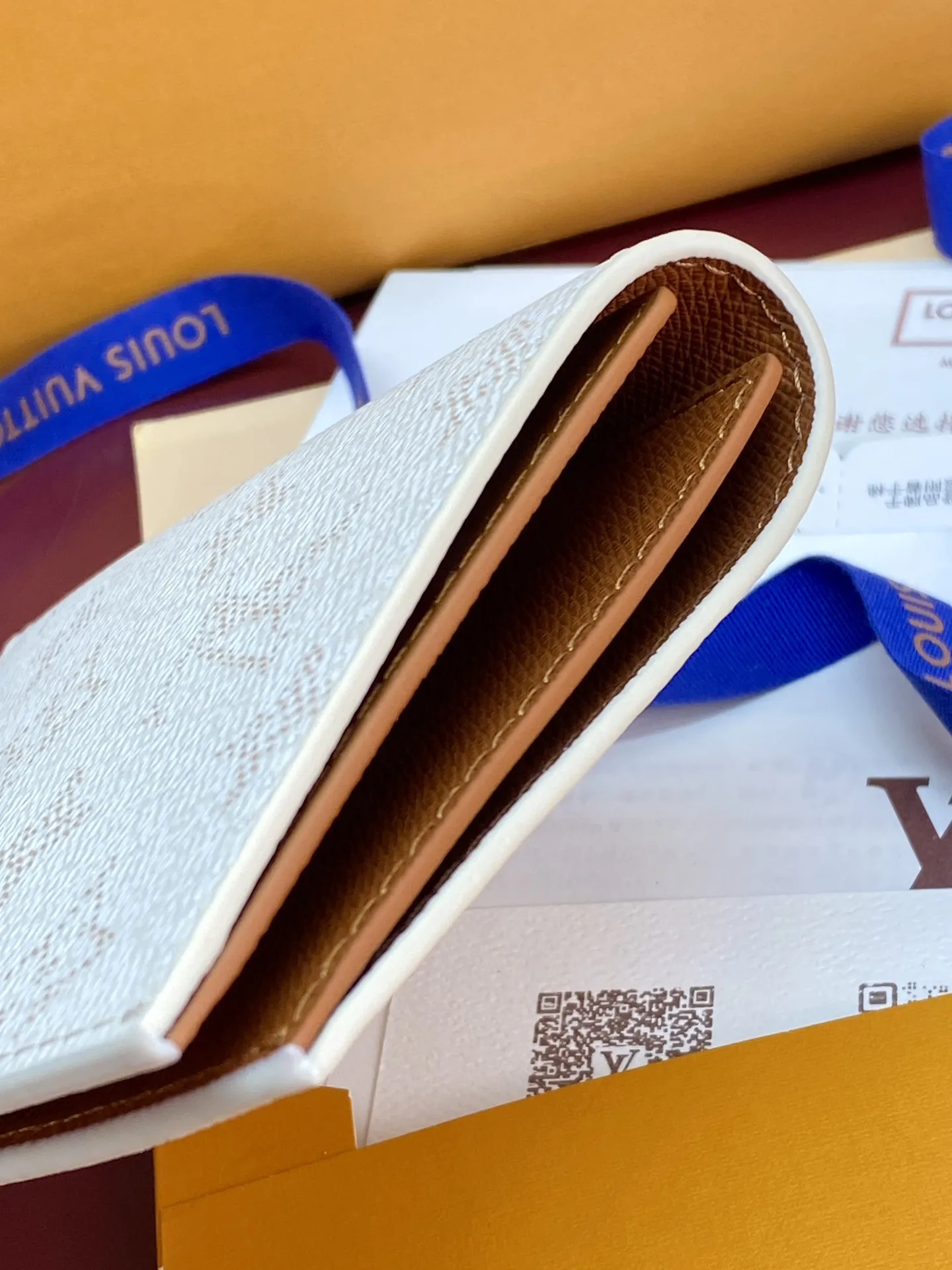 Alternative view of Louis Vuitton Passport Cover M15075