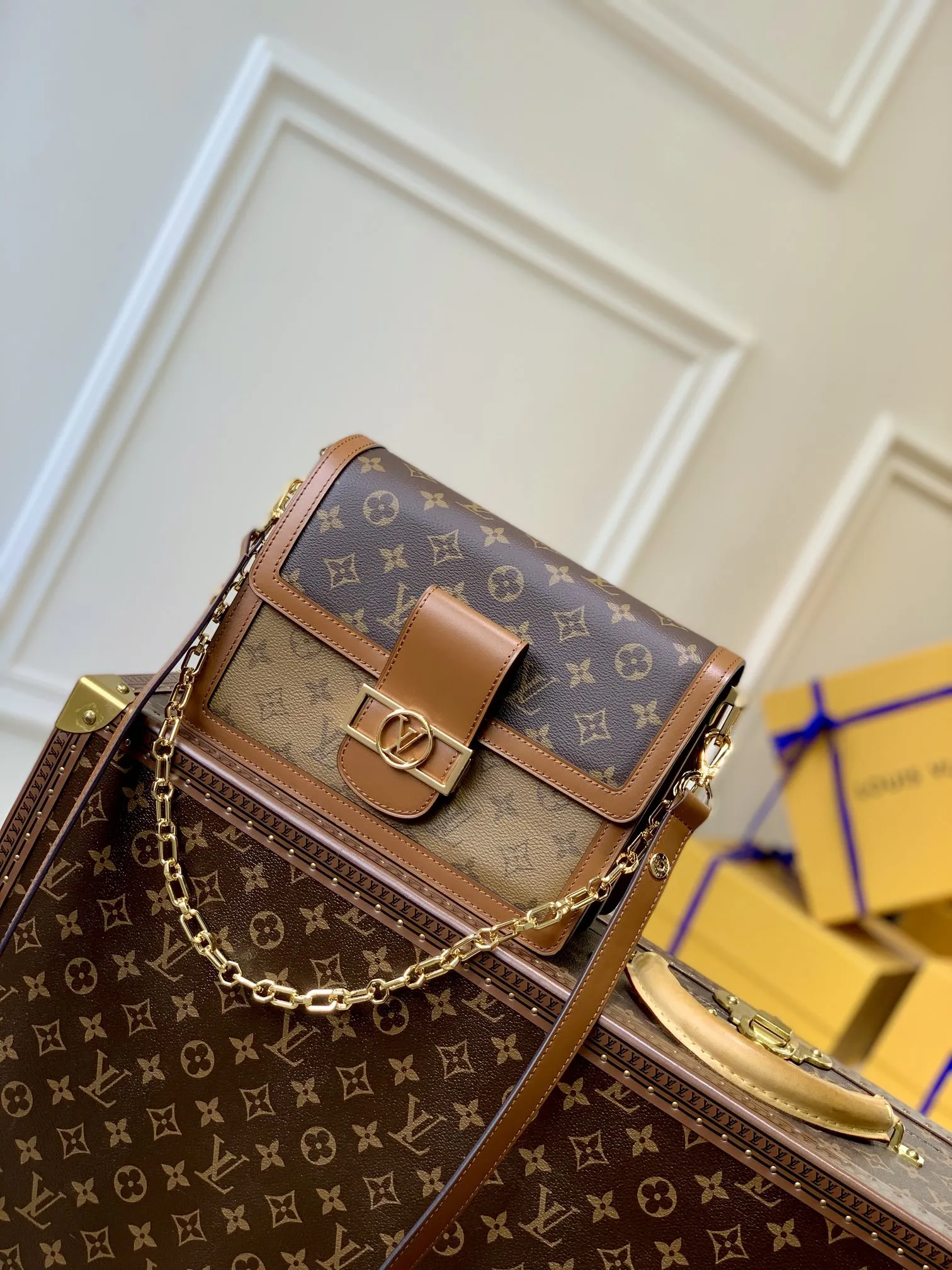 Alternative view of Louis Vuitton Dauphine MM M45958