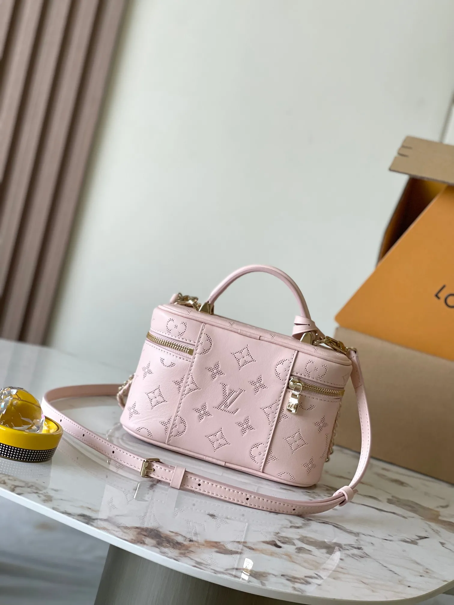 Louis Vuitton Vanity Pouch M11298 - Image 5