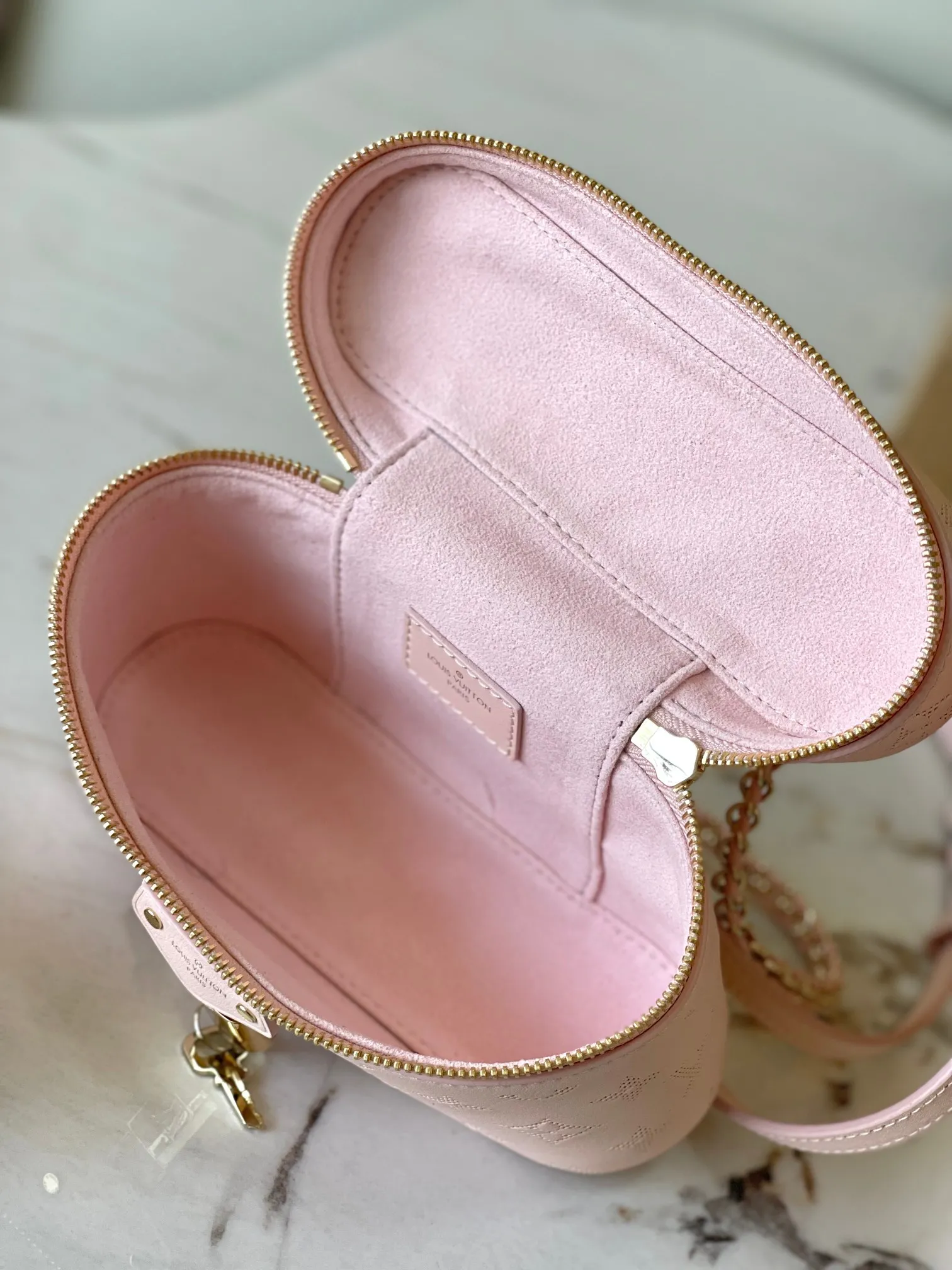 Louis Vuitton Vanity Pouch M11298 - Image 9