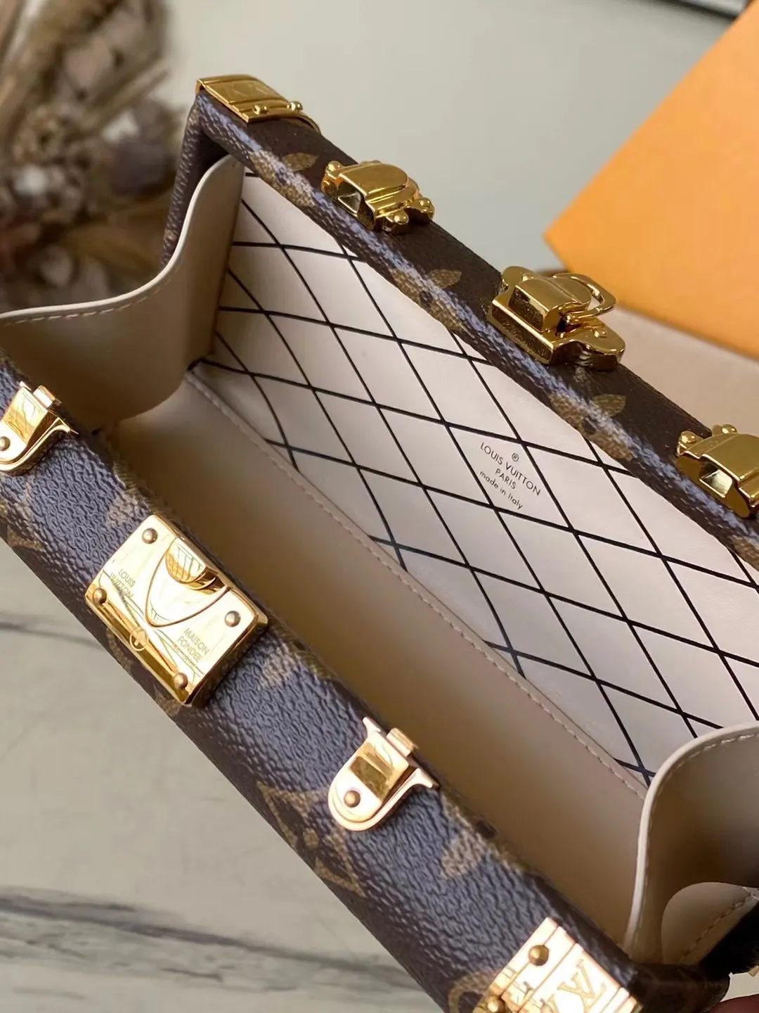 Louis Vuitton Vanity Case PM M46758 - Image 10