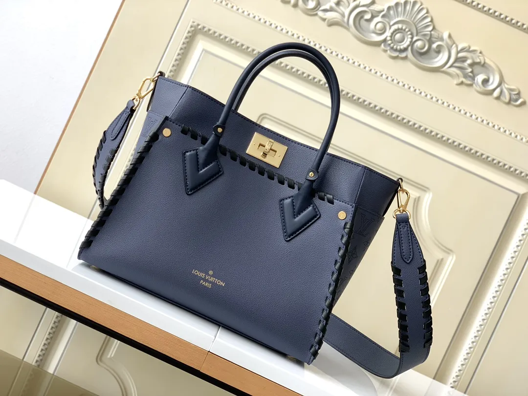 Alternative view of Louis Vuitton On My Side MM M21569