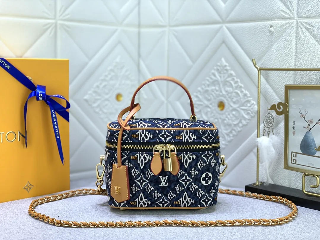 Alternative view of Louis Vuitton Vanity M57403