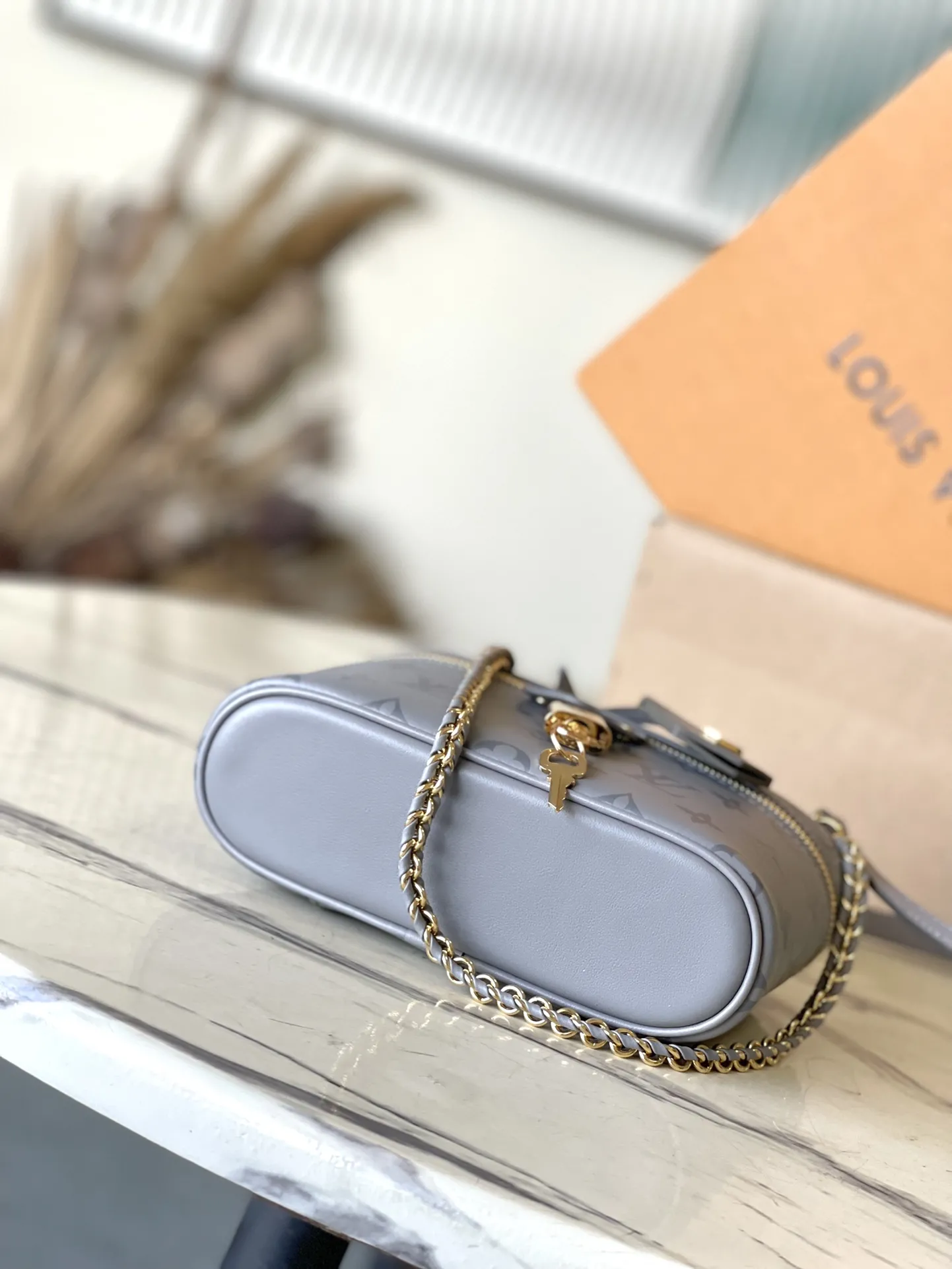 Louis Vuitton Vanity Chain Pouch M12427 - Image 5