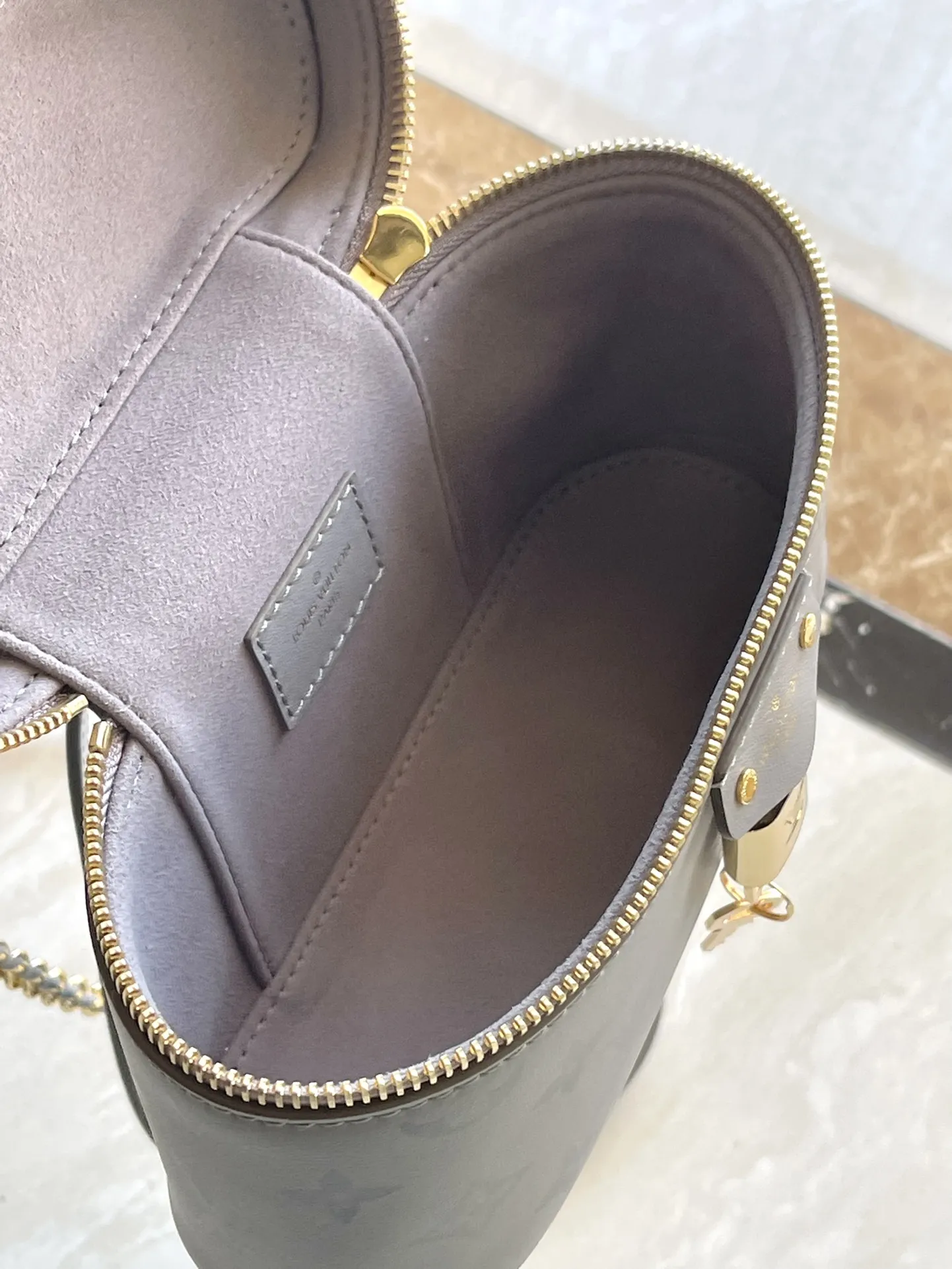 Louis Vuitton Vanity Chain Pouch M12427 - Image 9