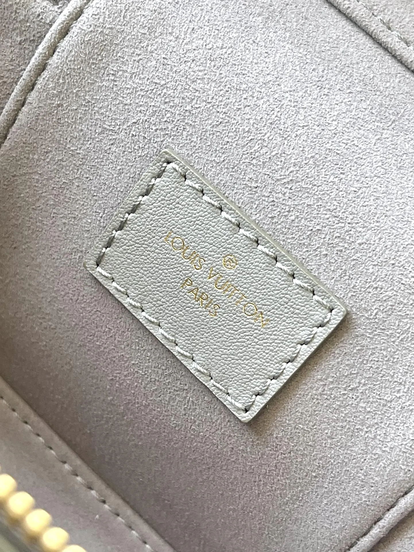 Louis Vuitton Vanity Chain Pouch M12427 - Image 10