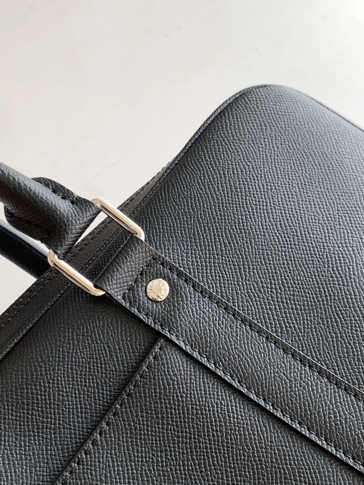 Louis Vuitton Porte-Documents Voyage PM M30925 - 图片 8