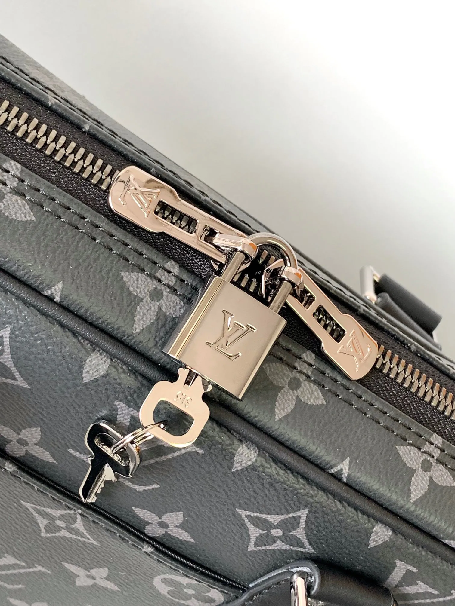 Louis Vuitton Porte-Documents Voyage PM M46457 - 图片 10