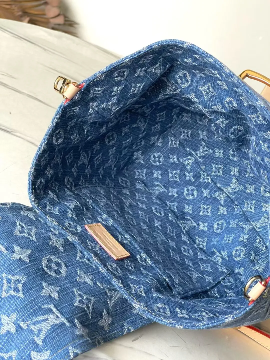 Louis Vuitton Venice M46836 - Image 10