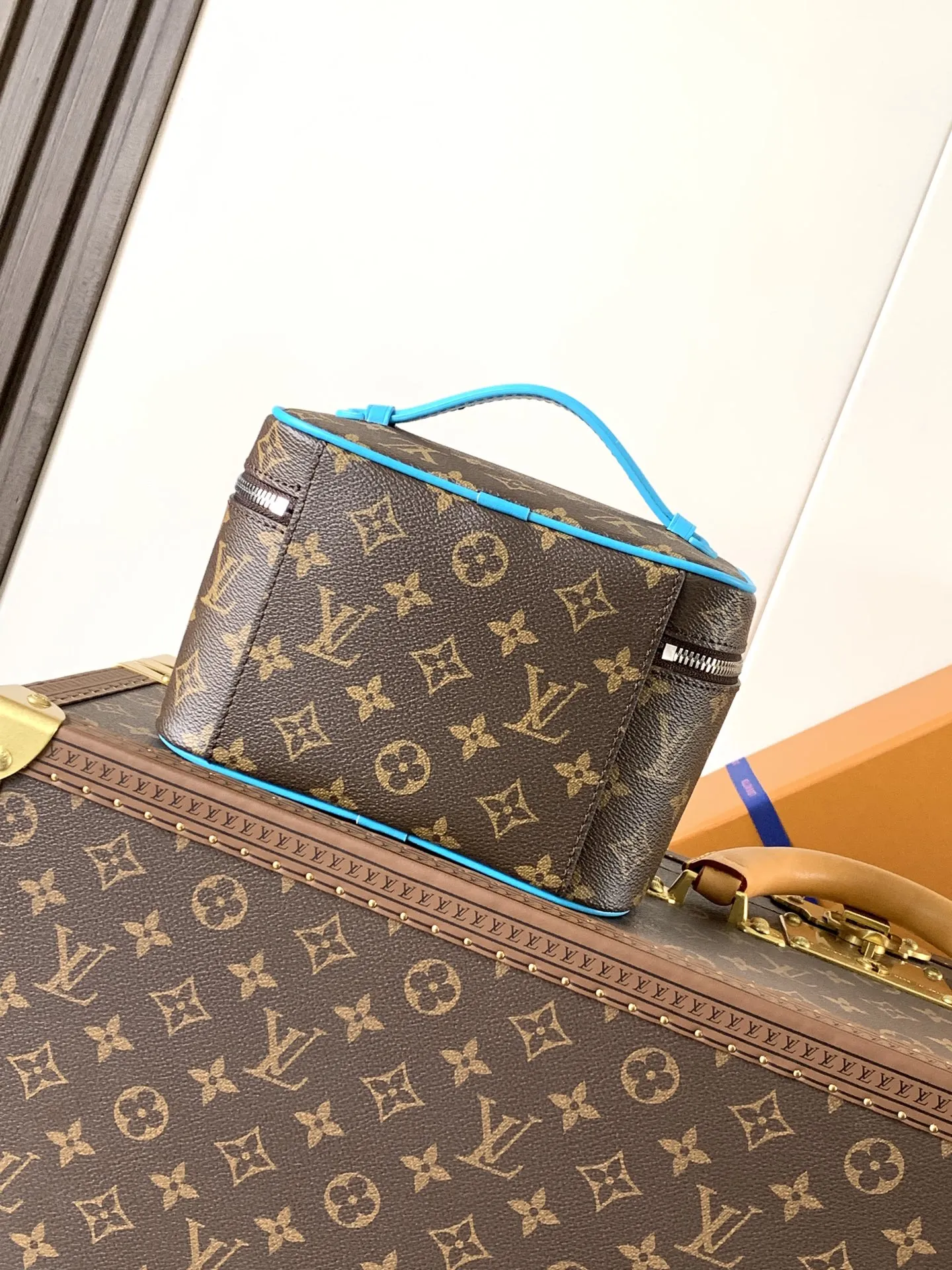 Louis Vuitton Nice Mini M12647 - Image 4