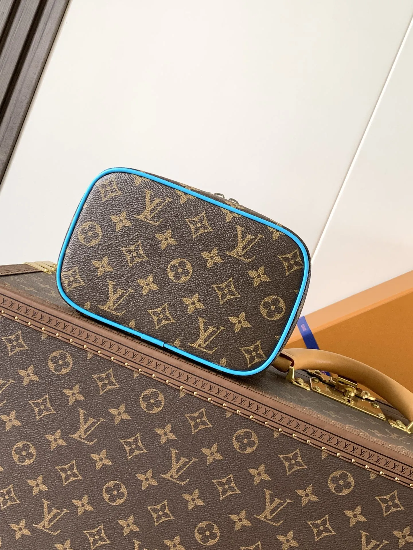 Louis Vuitton Nice Mini M12647 - Image 5