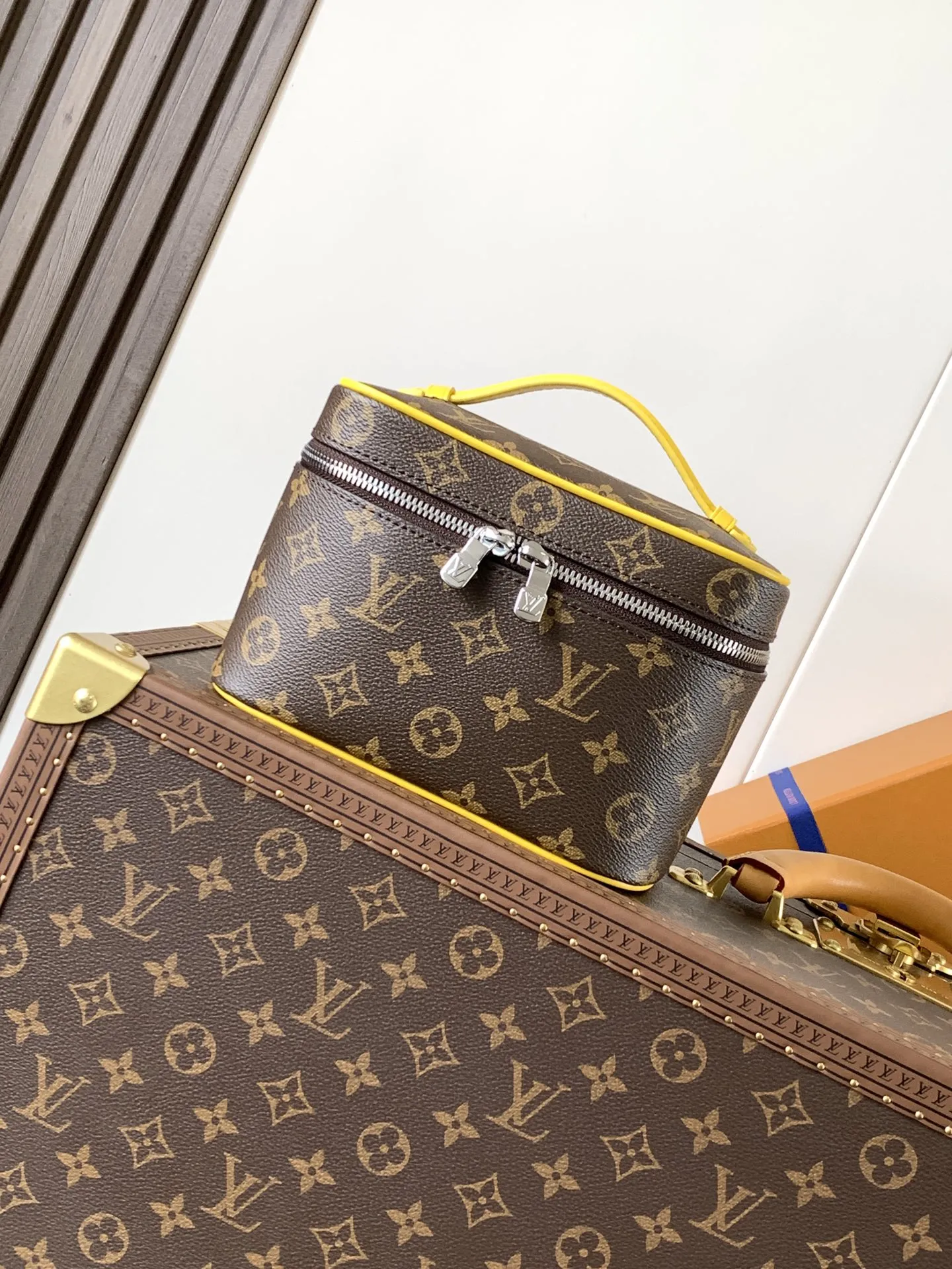 Louis Vuitton Nice Mini M12654 - Image 2