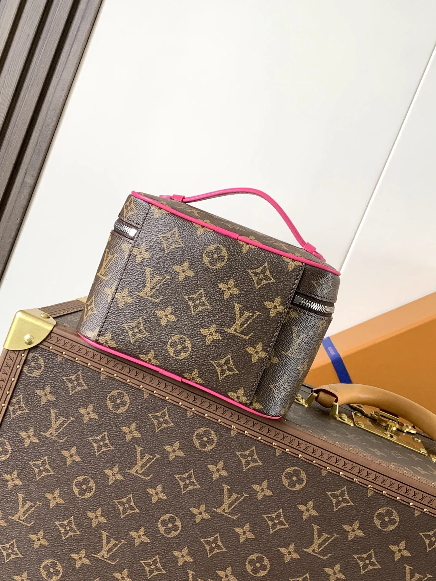 Louis Vuitton Nice Mini M12650 - Image 4