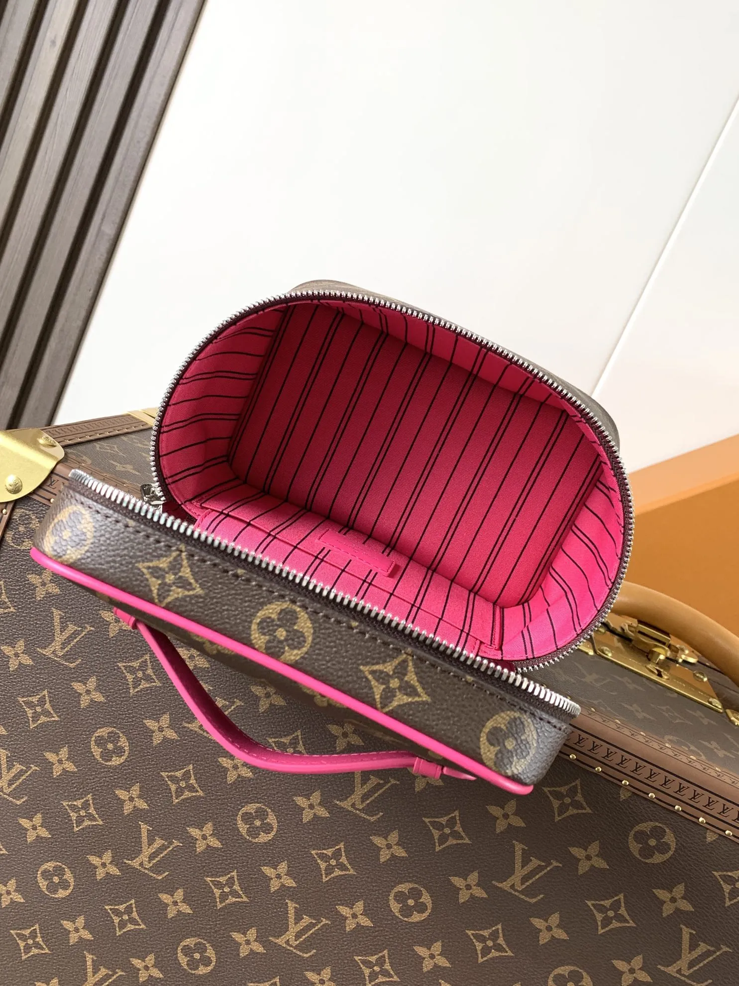 Louis Vuitton Nice Mini M12650 - Image 9