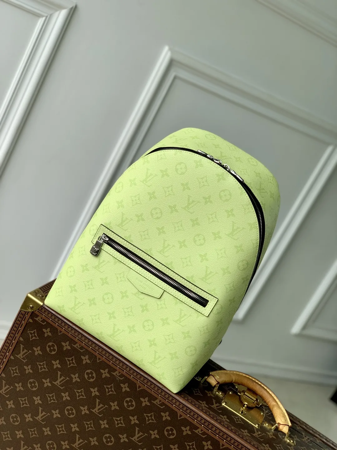 Alternative view of Louis Vuitton Discovery Slim Backpack M14076