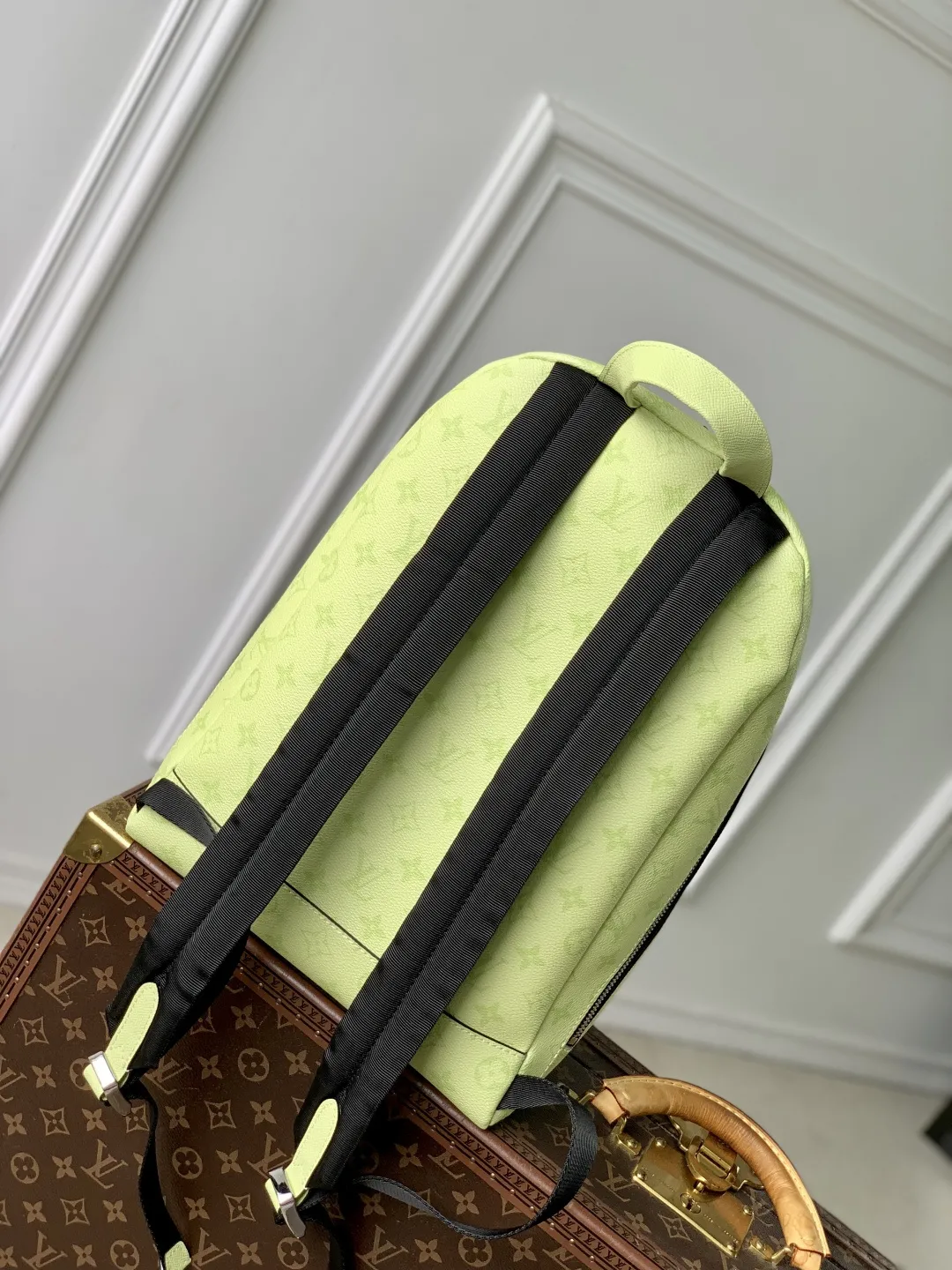 Louis Vuitton Discovery Slim Backpack M14076 - Image 4