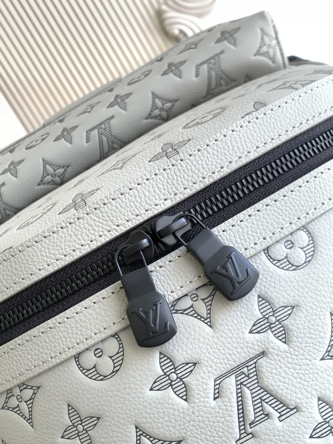 Louis Vuitton Discovery Backpack M46557 - 图片 7