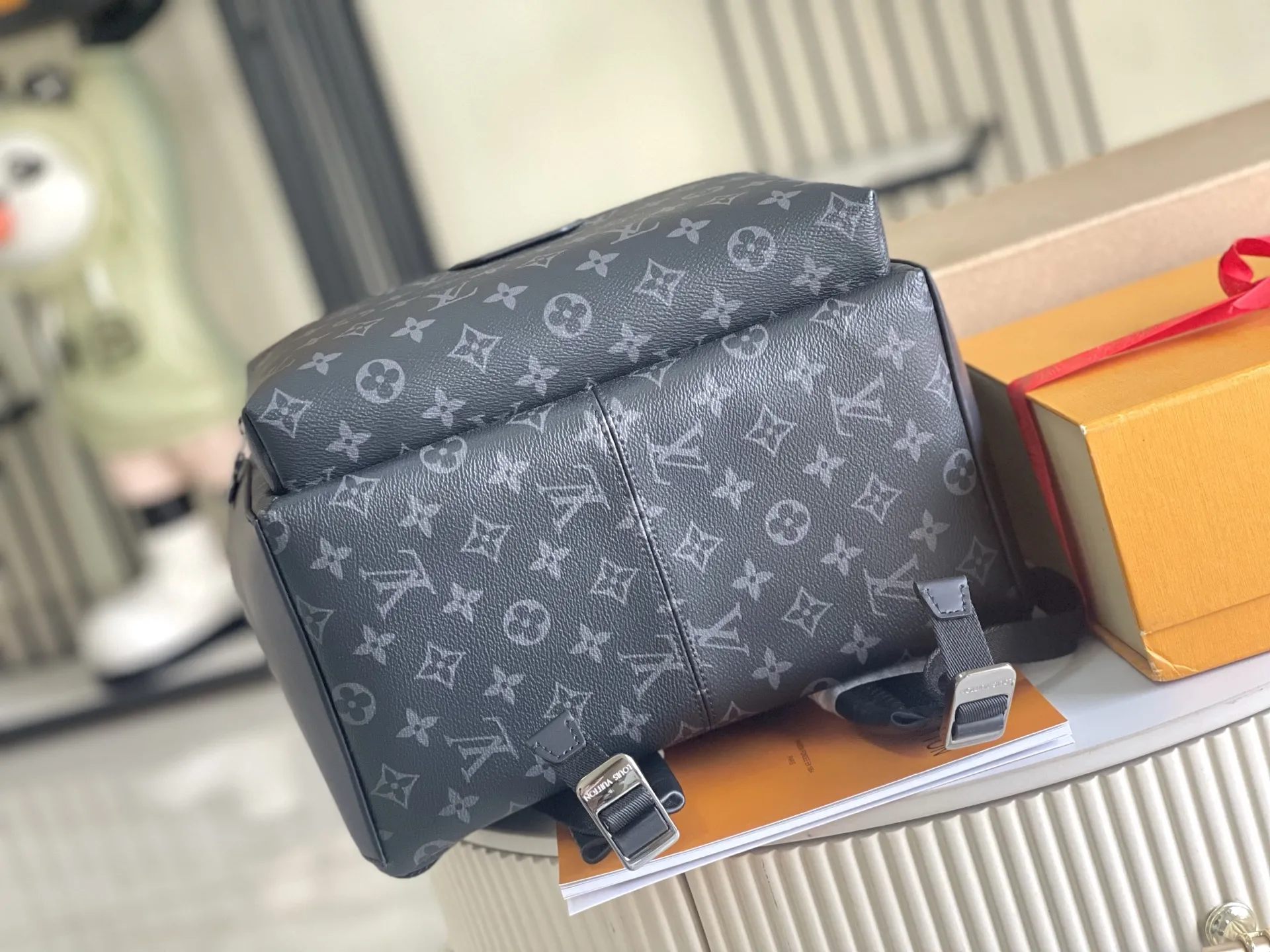Louis Vuitton Discovery Backpack MM M22545 - 图片 6