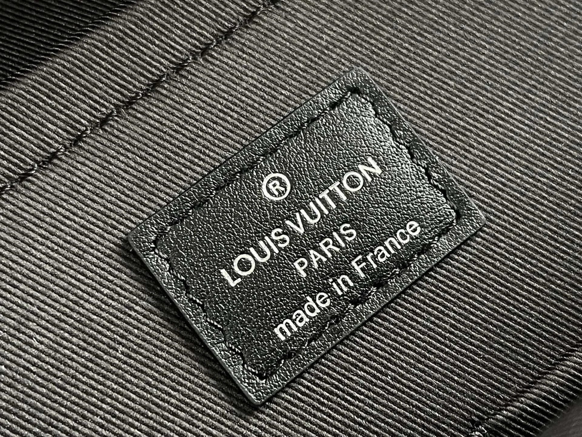 Louis Vuitton Discovery Slim Backpack M14020 - Image 10